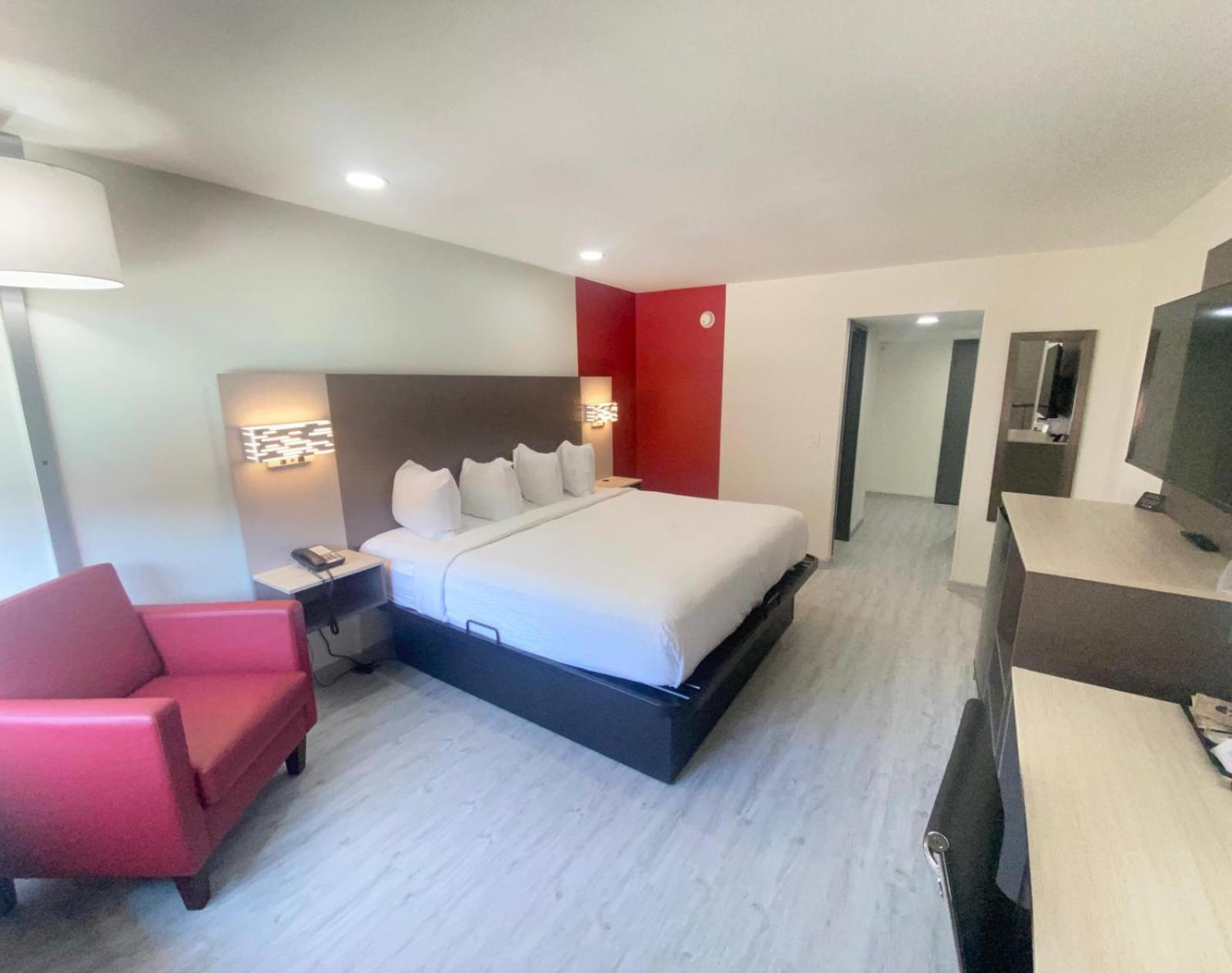 Ramada By Wyndham Hotel Tuscaloosa