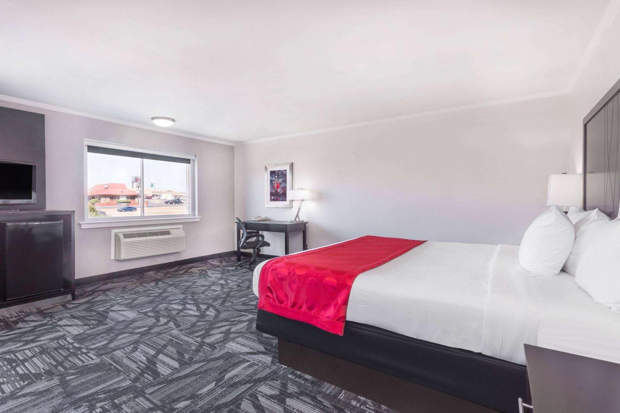 Ramada By Wyndham Hotel 3*