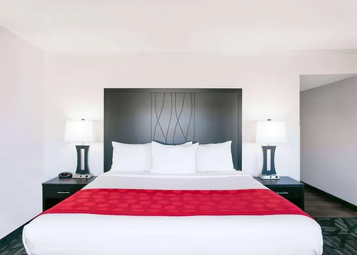 Ramada By Wyndham Tuscaloosa