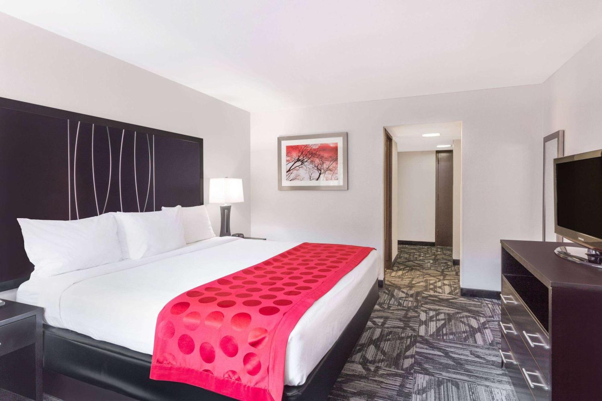 Ramada By Wyndham 3*